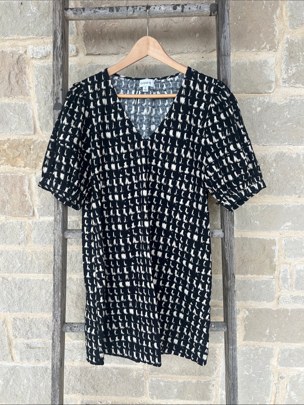 Evereve Black & Cream Dress